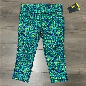 XERSION performance fit yoga capri leggings